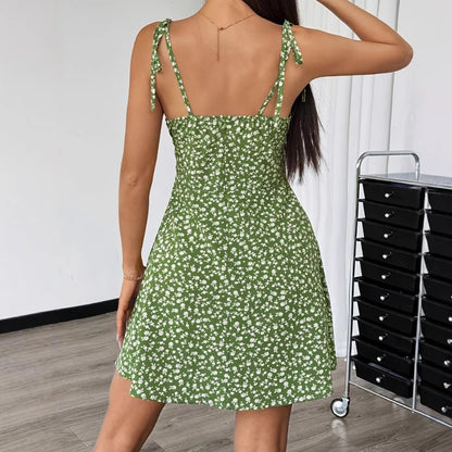 [EL 2 CON 35% OFF]Flor De La Brisa — Vestido corto floral con tirantes finos y una ligera caída veraniega